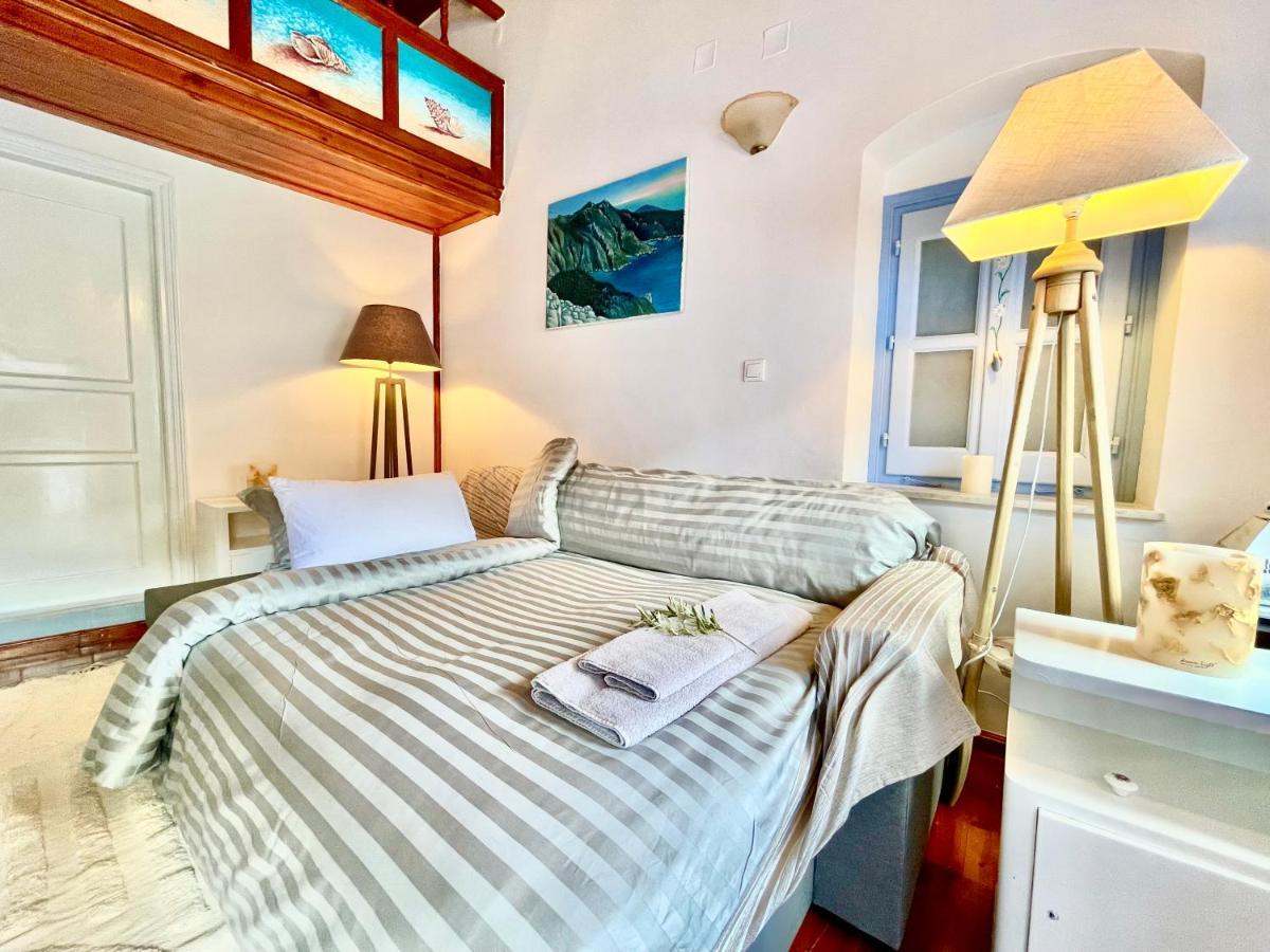 Nikolakis, Seafront - Harbor View Apartment Symi Exterior photo